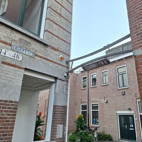 Klein Lissabon in Den Haag, waar Sefardische Joden zich vanaf 1600 vestigden, op de Jozef Rulof-wandelroute.